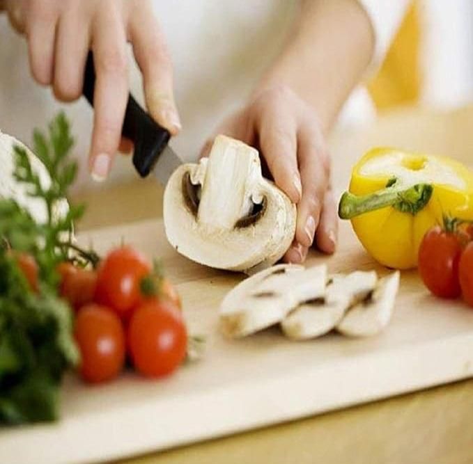 Premium Wooden Chopping Board with Sharp Knifes & Scissors